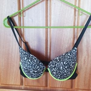 Pink Victor Secret wear everywhere push up bra